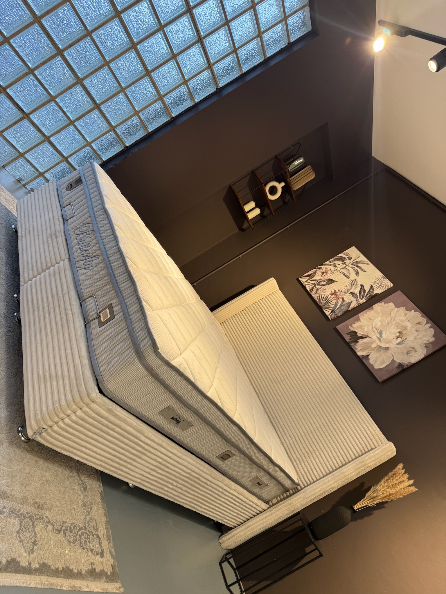 Lit double coffre en Velours – Clara - Möbel Unique